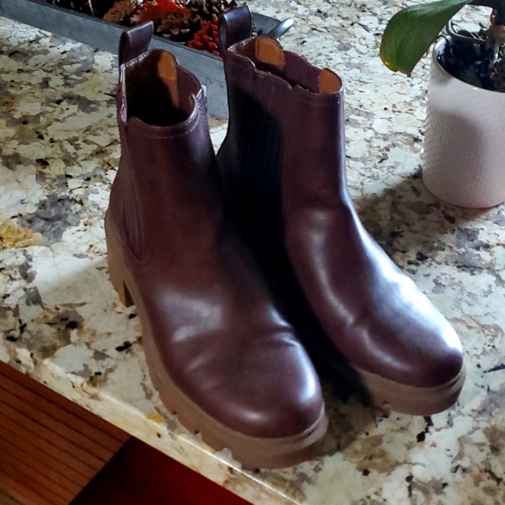 Womans Boots